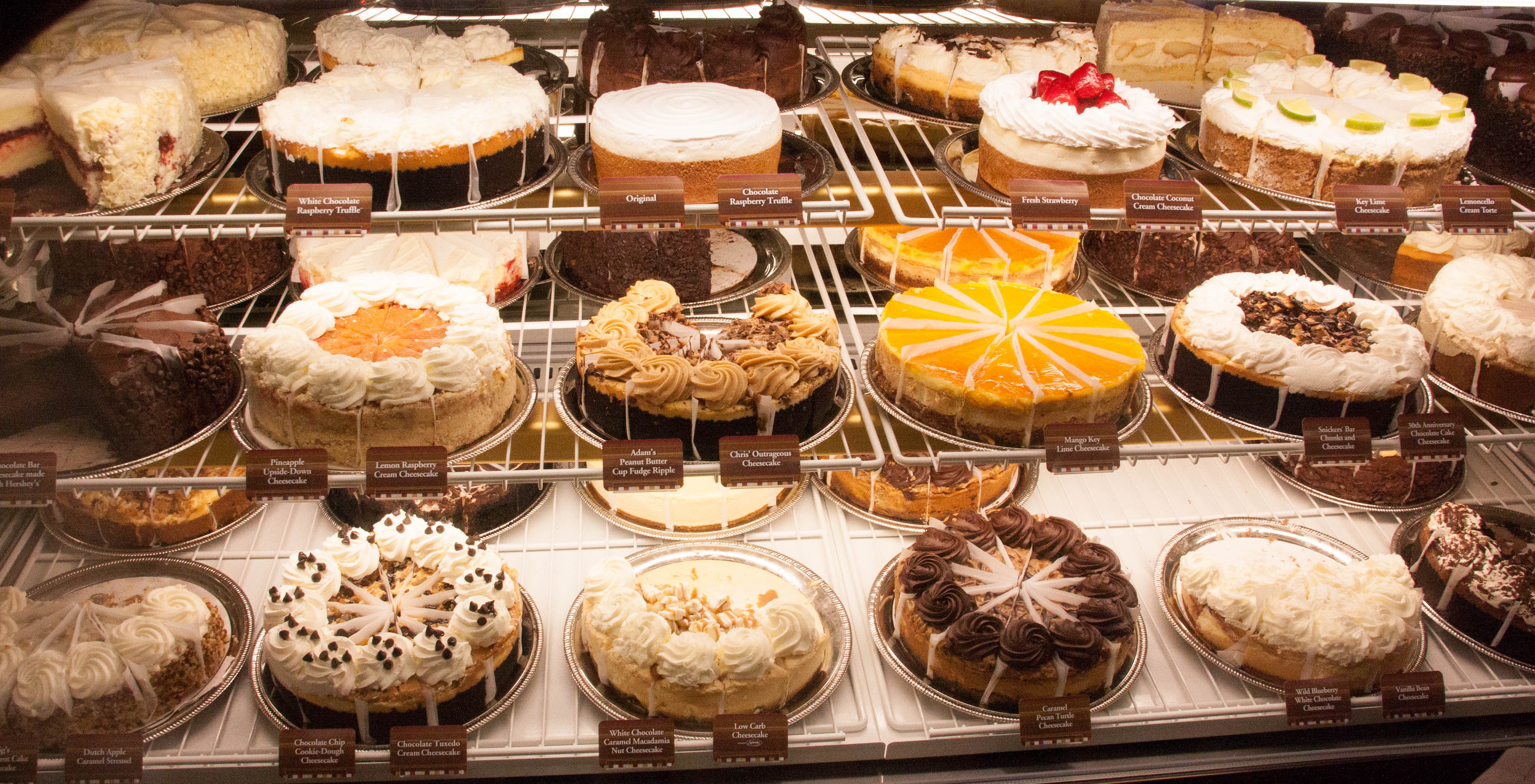cheesecake-factory-display-case